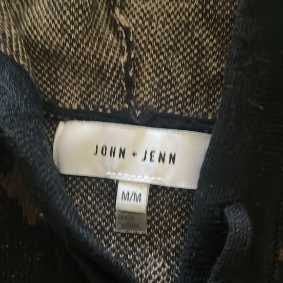 Revolve leopard print sweater - Picture 2 of 3